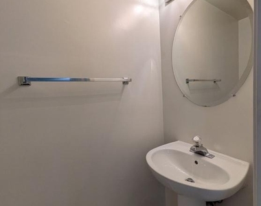 8933 Royal Astor Way - Photo Thumbnail 45