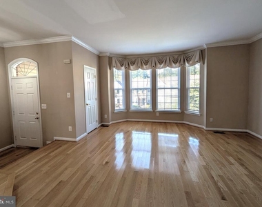 8933 Royal Astor Way - Photo Thumbnail 26