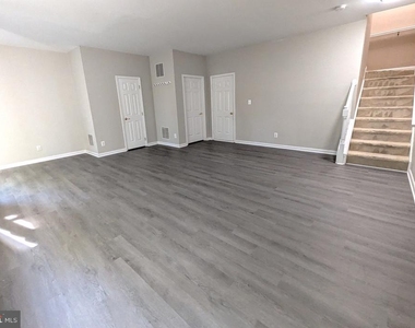 8933 Royal Astor Way - Photo Thumbnail 43