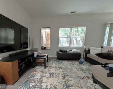 8933 Royal Astor Way - Photo Thumbnail 50