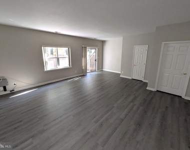 8933 Royal Astor Way - Photo Thumbnail 41