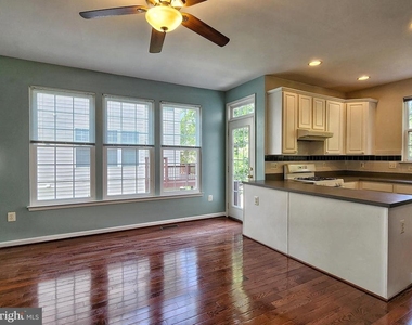 13906 Gothic Drive - Photo Thumbnail 12