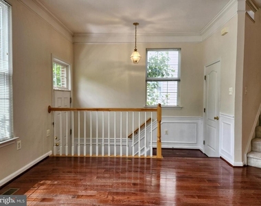 13906 Gothic Drive - Photo Thumbnail 7