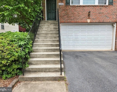 13906 Gothic Drive - Photo Thumbnail 5