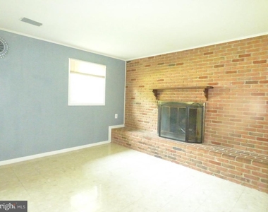 9715 Aspen Hollow Way - Photo Thumbnail 18