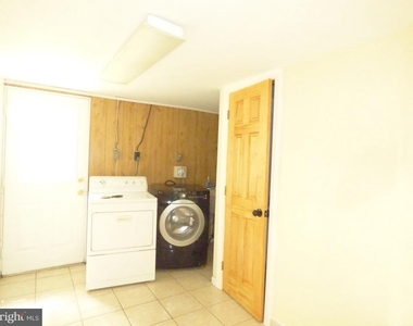 9715 Aspen Hollow Way - Photo Thumbnail 14
