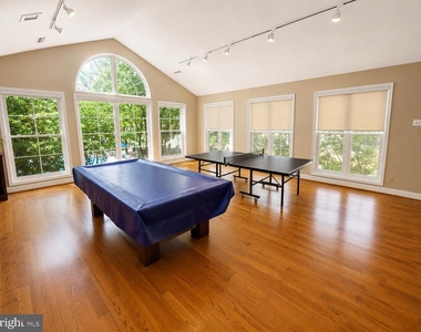 1504 Lincoln Way - Photo Thumbnail 30