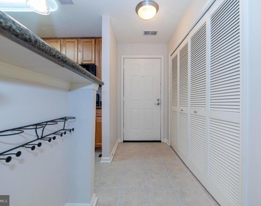 3176 Summit Square Drive - Photo Thumbnail 13