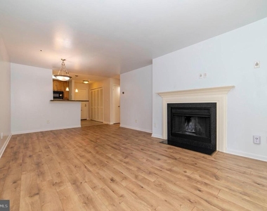 3176 Summit Square Drive - Photo Thumbnail 23