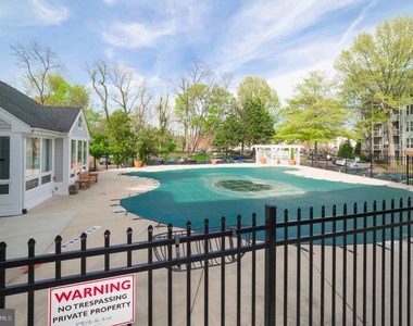 3176 Summit Square Drive - Photo Thumbnail 42