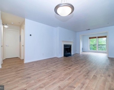 3176 Summit Square Drive - Photo Thumbnail 20