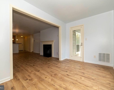 3176 Summit Square Drive - Photo Thumbnail 26