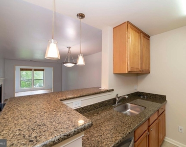 3176 Summit Square Drive - Photo Thumbnail 16