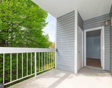 3176 Summit Square Drive - Photo Thumbnail 38