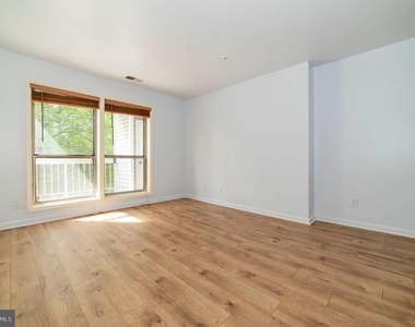 3176 Summit Square Drive - Photo Thumbnail 30