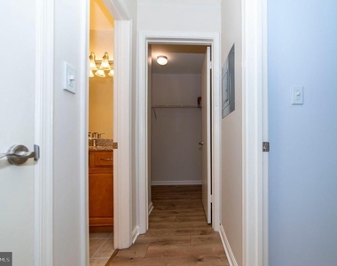 3176 Summit Square Drive - Photo Thumbnail 27