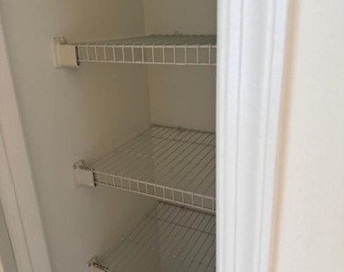 1704 Lake Shore Crest Drive - Photo Thumbnail 17