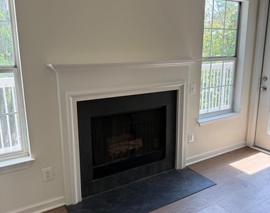 1704 Lake Shore Crest Drive - Photo Thumbnail 7