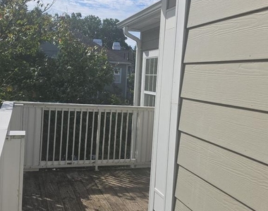 1704 Lake Shore Crest Drive - Photo Thumbnail 21