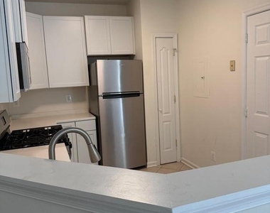 1704 Lake Shore Crest Drive - Photo Thumbnail 2