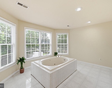 2725 Oldewood Drive - Photo Thumbnail 32