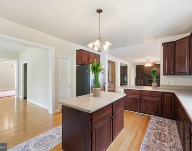 2725 Oldewood Drive - Photo Thumbnail 10