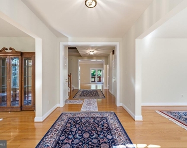 2725 Oldewood Drive - Photo Thumbnail 6