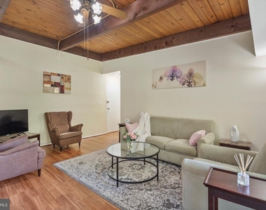4907 Americana Drive - Photo Thumbnail 2
