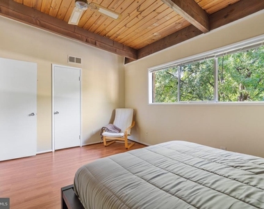 4907 Americana Drive - Photo Thumbnail 19