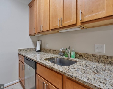 4907 Americana Drive - Photo Thumbnail 9