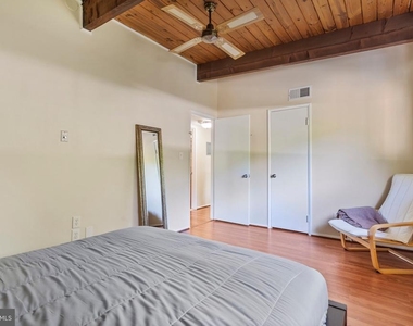 4907 Americana Drive - Photo Thumbnail 18