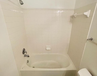 2665 Manhattan Place - Photo Thumbnail 26