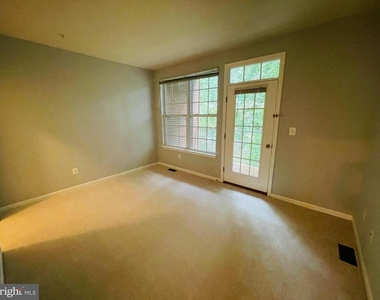 2665 Manhattan Place - Photo Thumbnail 21