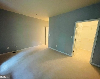 2665 Manhattan Place - Photo Thumbnail 22