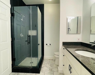 2665 Manhattan Place - Photo Thumbnail 19