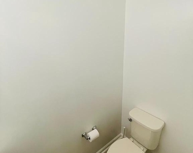 2665 Manhattan Place - Photo Thumbnail 12