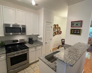 2665 Manhattan Place - Photo Thumbnail 4