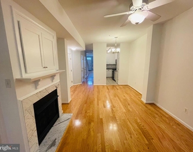2665 Manhattan Place - Photo Thumbnail 9