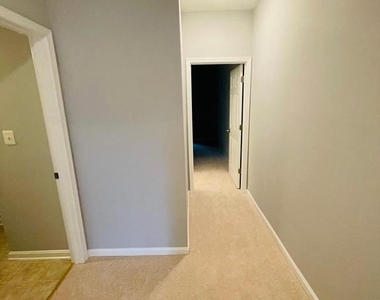 2665 Manhattan Place - Photo Thumbnail 29