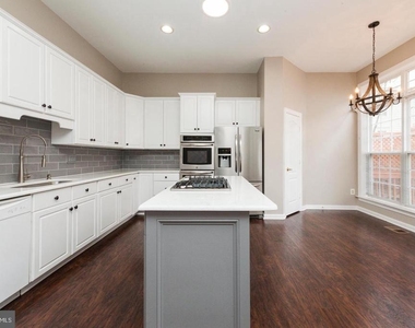 8131 Quinn Terrace - Photo Thumbnail 9