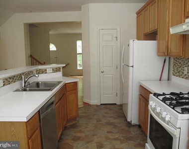 8176 Skelton Circle - Photo Thumbnail 6