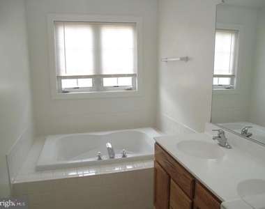 8176 Skelton Circle - Photo Thumbnail 11