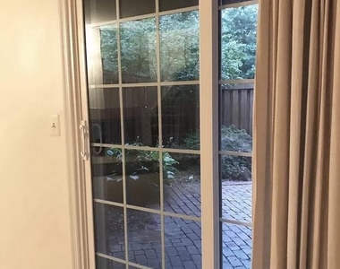 8043 Merry Oaks Court - Photo Thumbnail 21