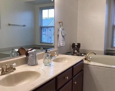 8043 Merry Oaks Court - Photo Thumbnail 14