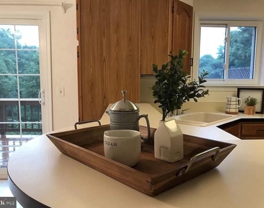 8043 Merry Oaks Court - Photo Thumbnail 8