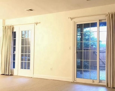 8043 Merry Oaks Court - Photo Thumbnail 20