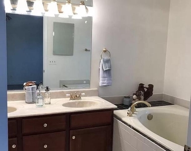 8043 Merry Oaks Court - Photo Thumbnail 15