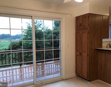 8043 Merry Oaks Court - Photo Thumbnail 9