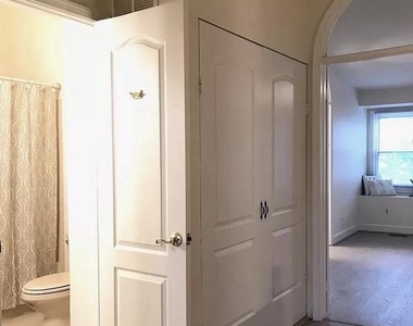 8043 Merry Oaks Court - Photo Thumbnail 17