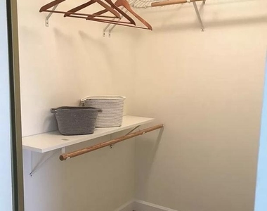 8043 Merry Oaks Court - Photo Thumbnail 13